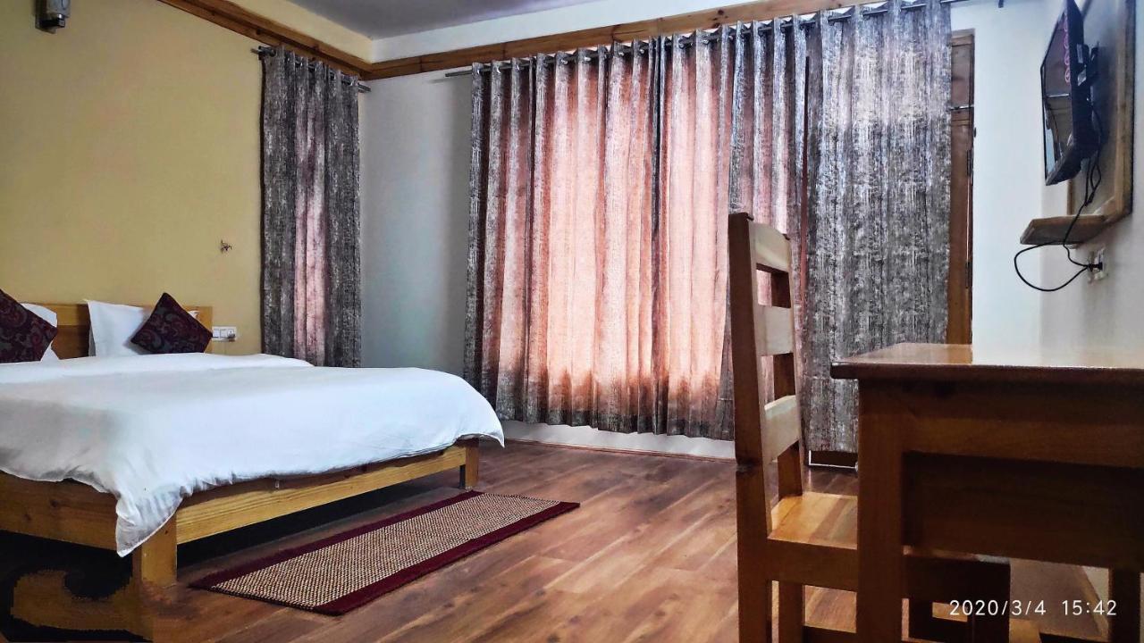 Tirthan Grand Riverside Banjār Exterior foto