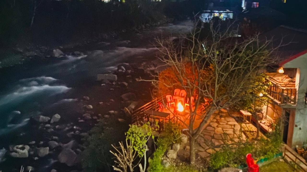 Tirthan Grand Riverside Banjār Zimmer foto